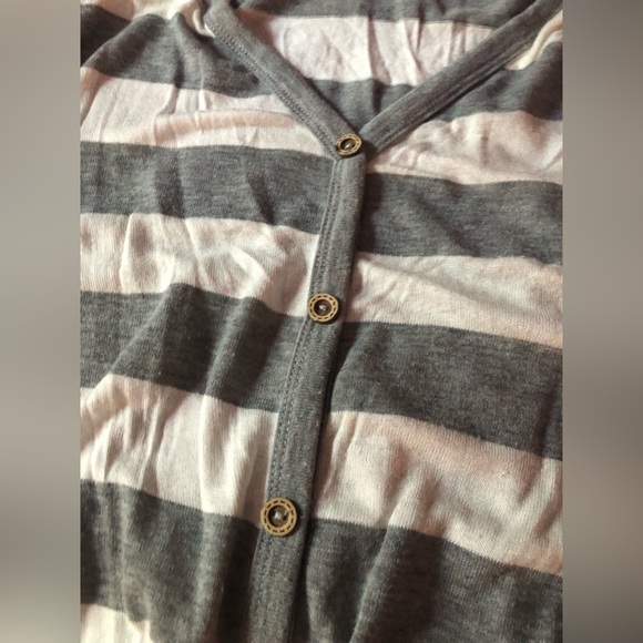 BNWOT adorable front tie top - Picture 4 of 5